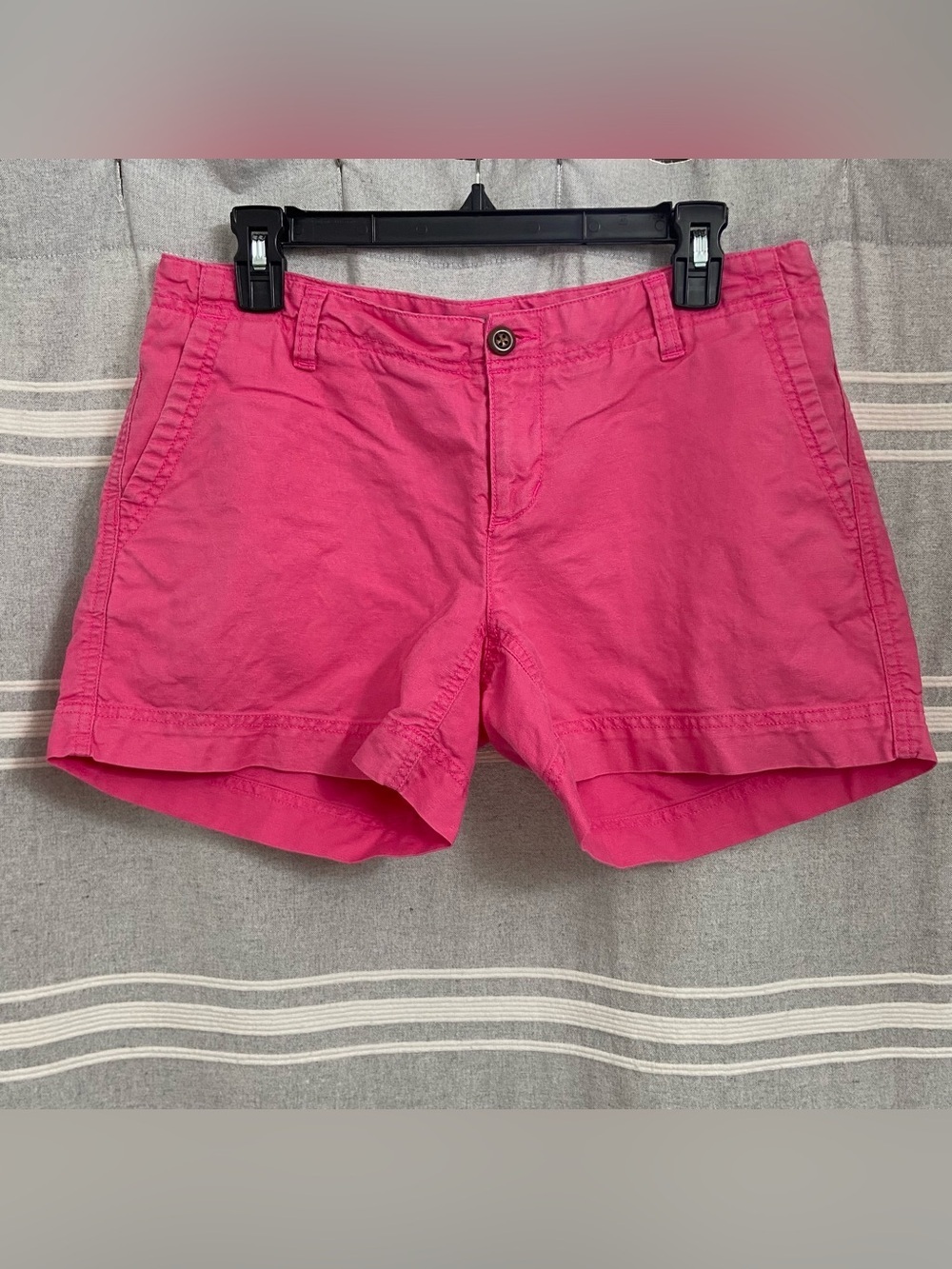 The North Face Woman's Pink Linen/Cotton Blend Shorts Size 8 long low rise